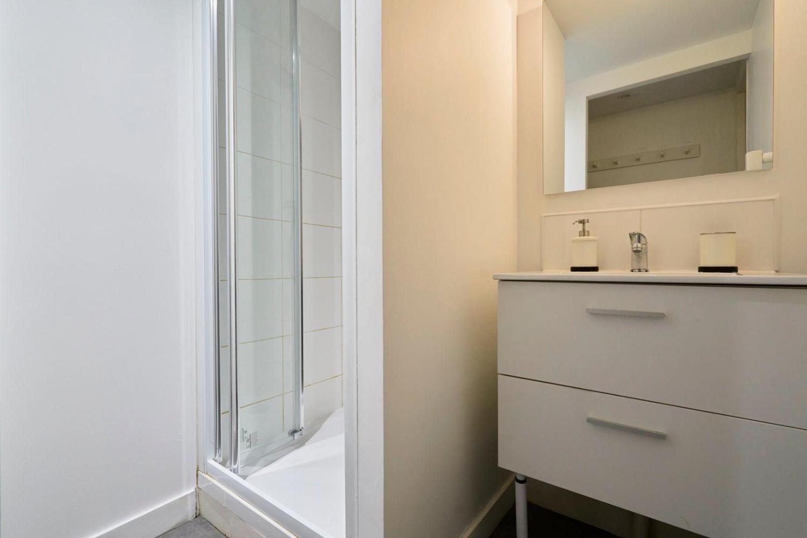 Bright 3-Bedroom 2-Bathroom Flat. Lilla Esterno foto